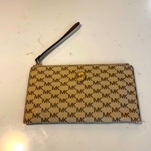 Michael Kors Wristlet Clutch